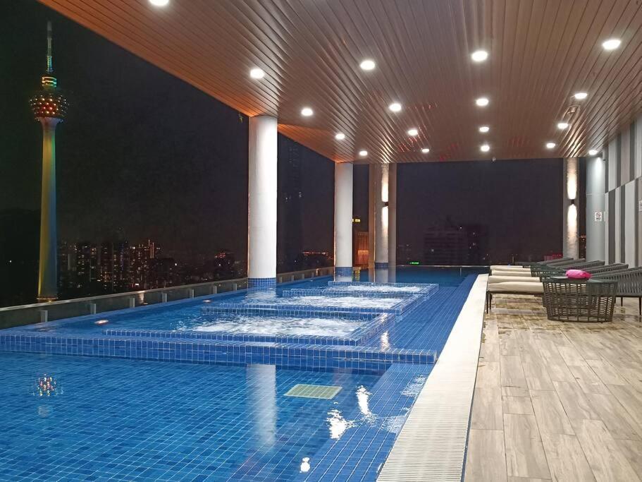 Col 27a Klcc View Infinity Pool View Kuala Lumpur