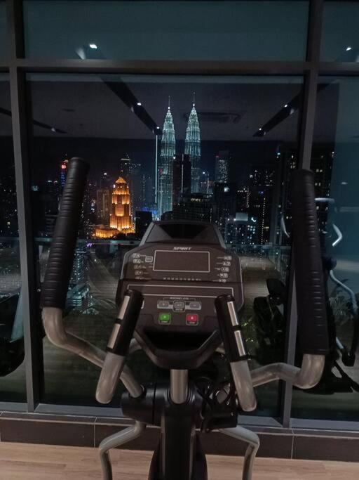 Col 27a Klcc View Infinity Pool View