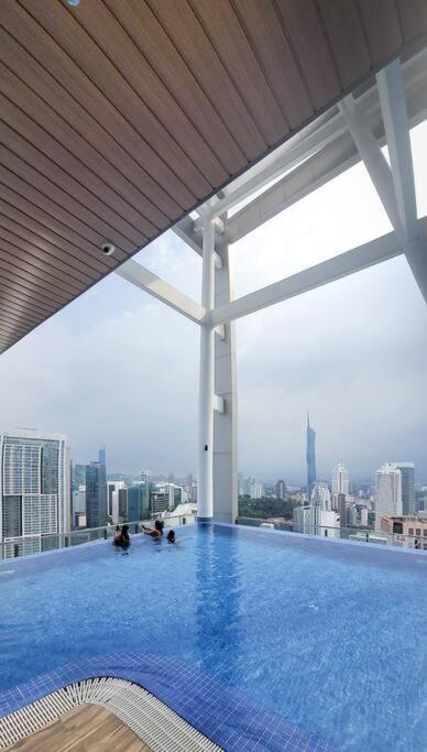 Col 27a Klcc View Infinity Pool View Pangsapuri Kuala Lumpur